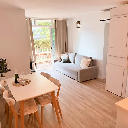 Coqueto Piso A 50 Metros De La Playa Apartment